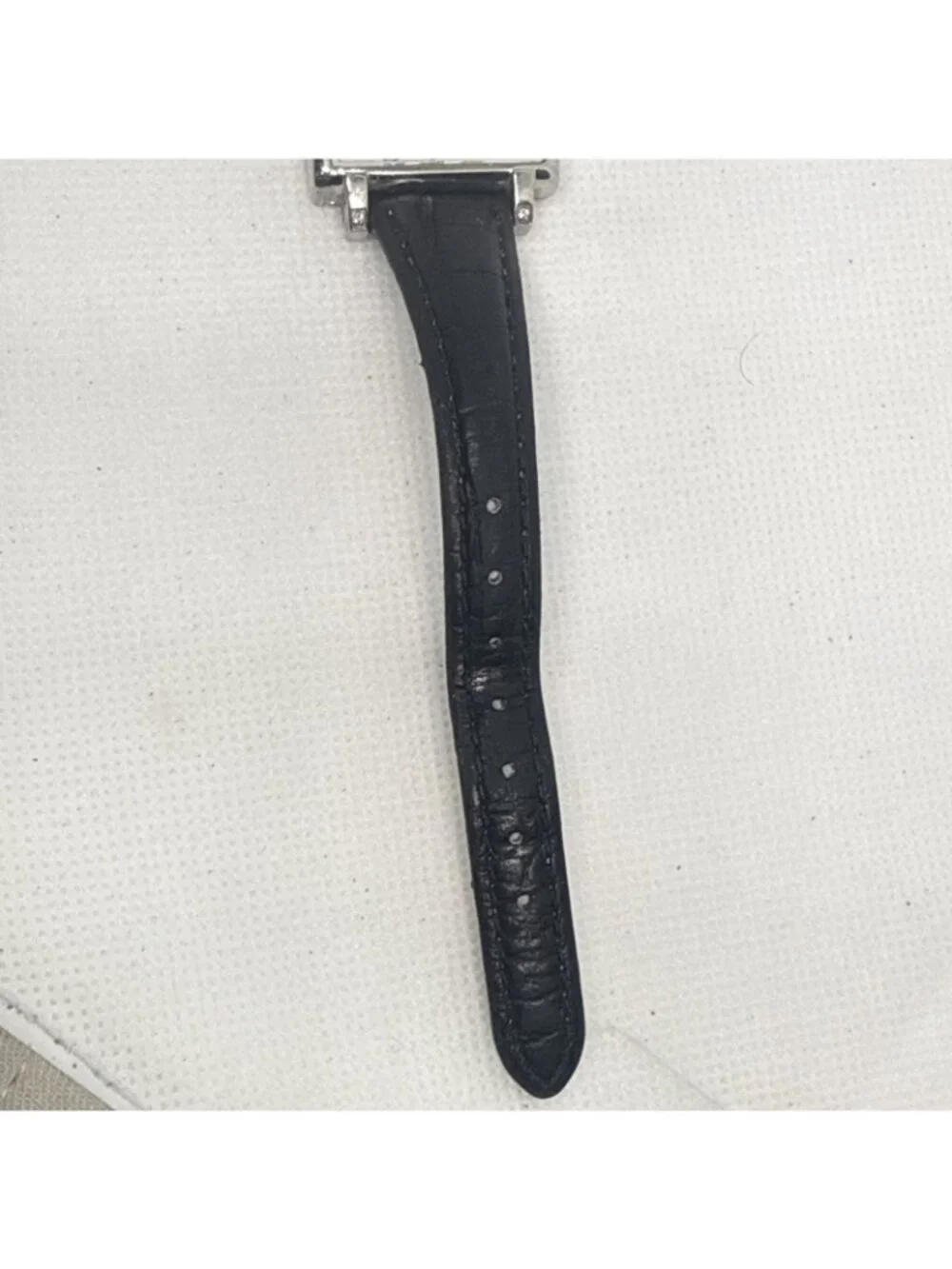 BCBGMAXAZRIA BG6017 Ladies Classic WhiteDial Slim Case Black Leather Strap Watch